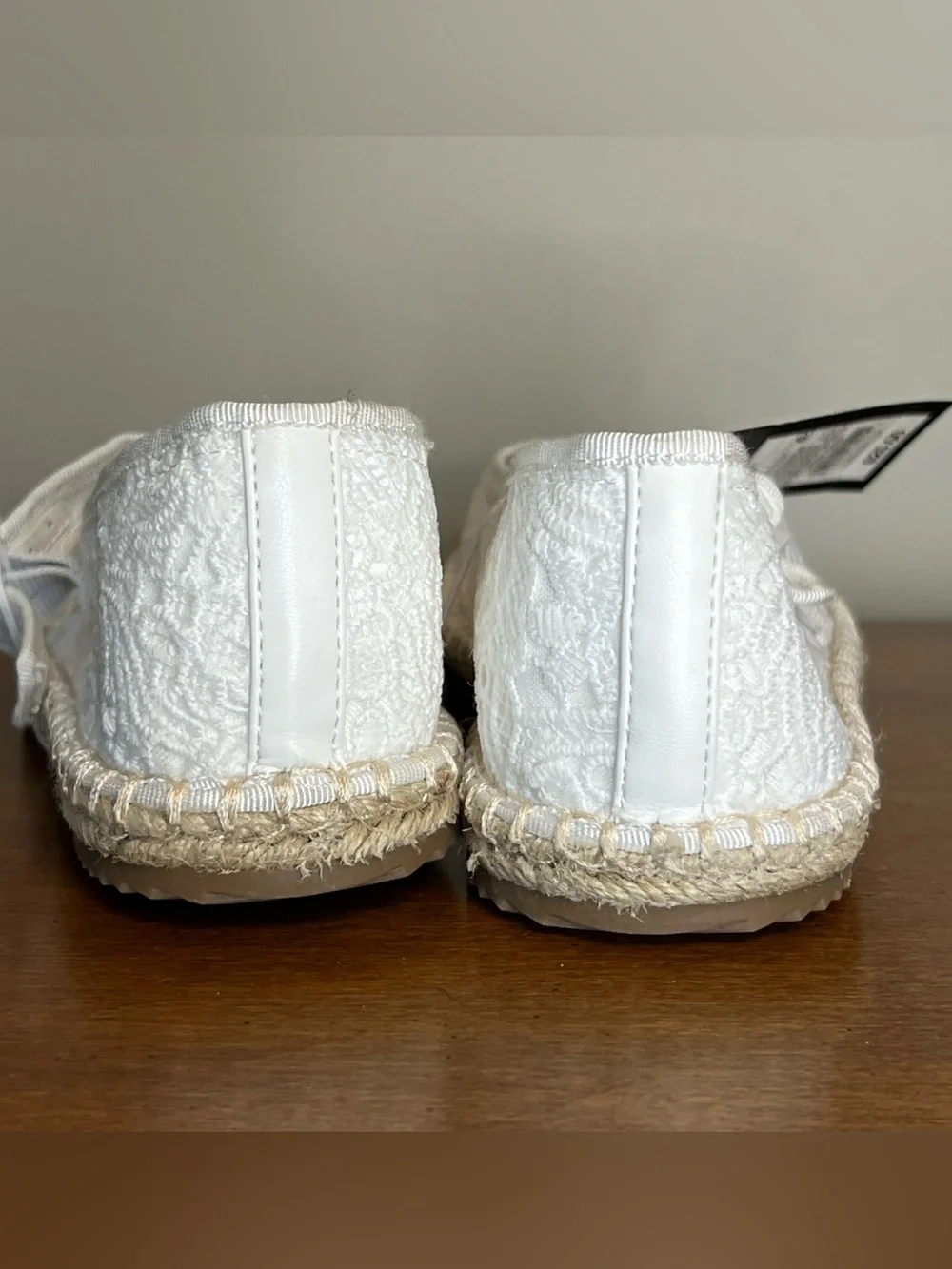 NWT Art class White Lace Mary Jane Girls Espadrille Flats - Size 5